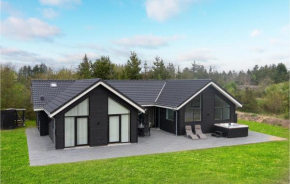Gorgeous Home In Blokhus With Jacuzzi